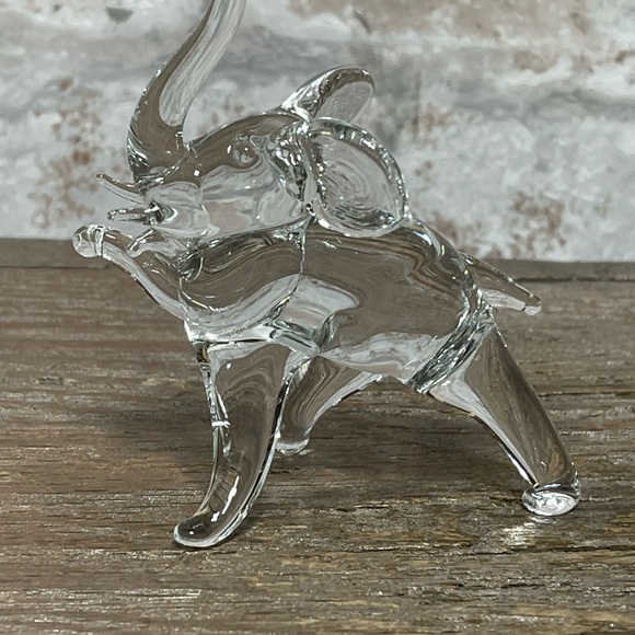 Glass Elephant Figurine Vintage Clear Glass Made In Taiwan 1970s Piece Detailed - Picture 8 of 8
